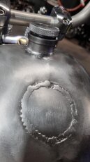 Aluminium Tankdeckel schwarz von Dock66 zum Einschweissen