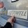Biltwell Bolt Sticker weiss reflektierend 9" (23 cm)